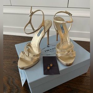 Prada Calzature Donna Strap Heels - WORN ONCE w/ extra heel cap size 39.5 Jan 19